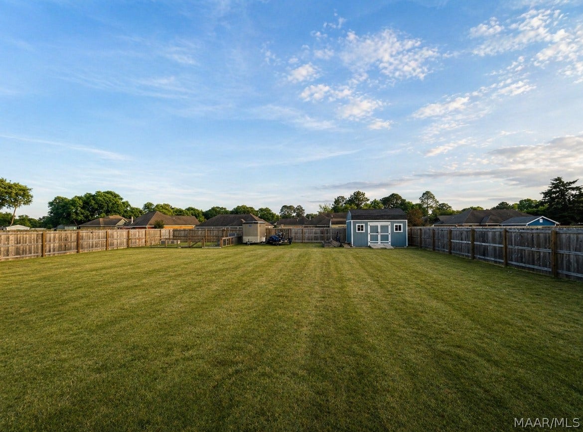 1848 Landing Place, Deatsville, AL 36022