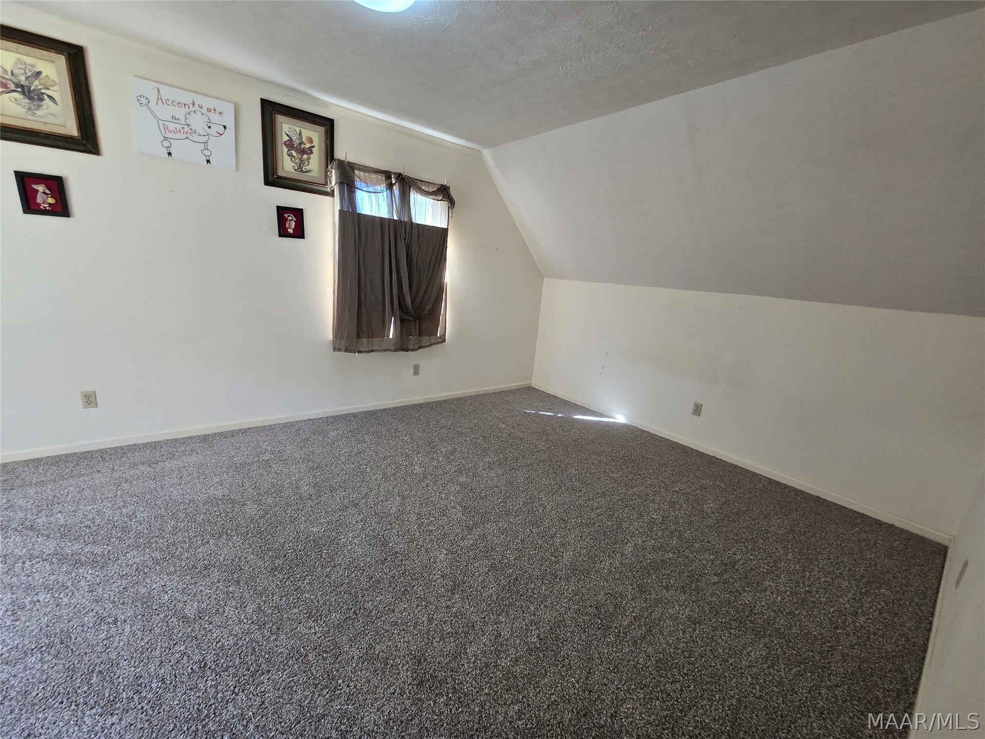 Upstairs bedroom2