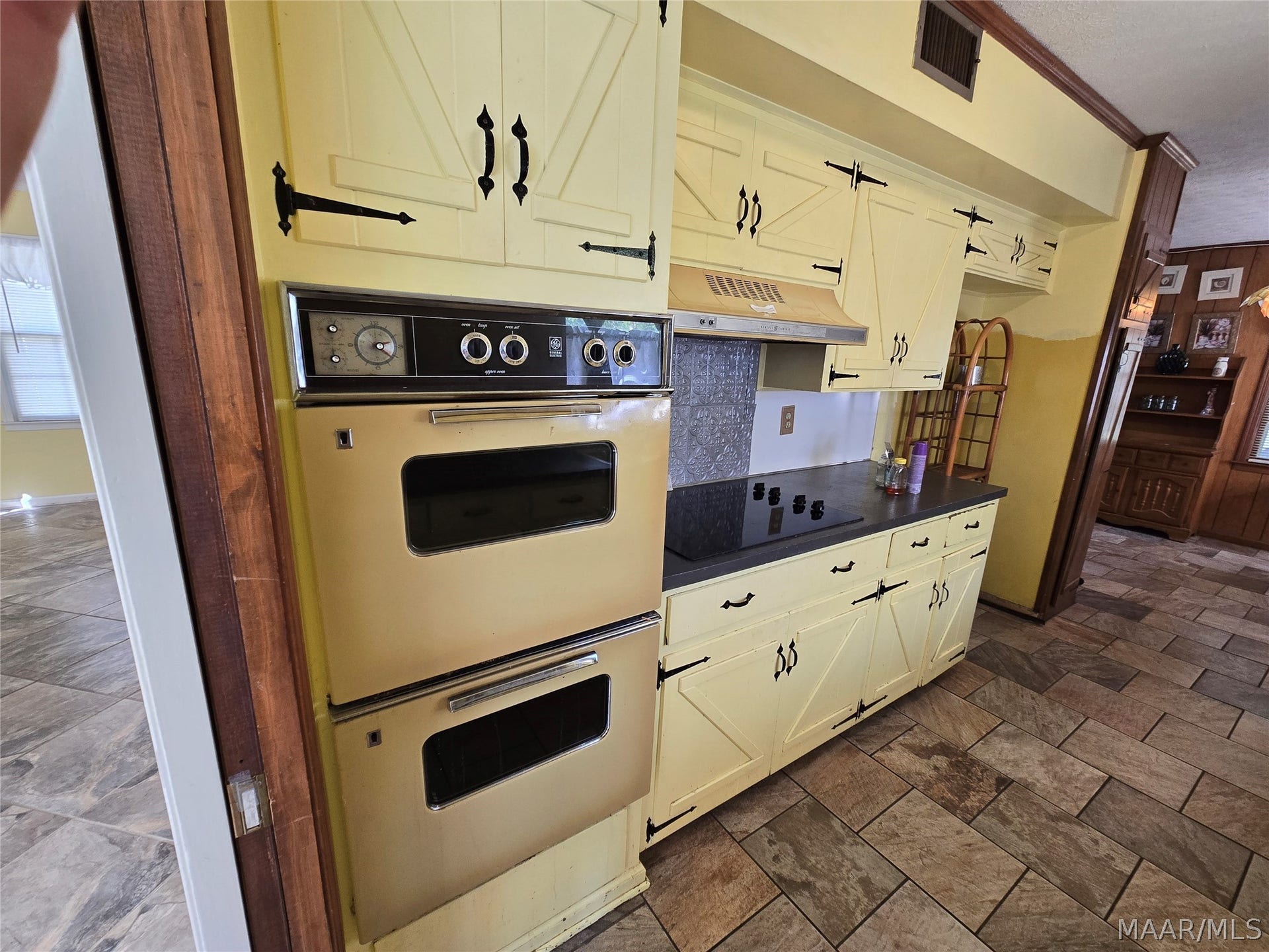 Double Ovens & Electric Cooktop