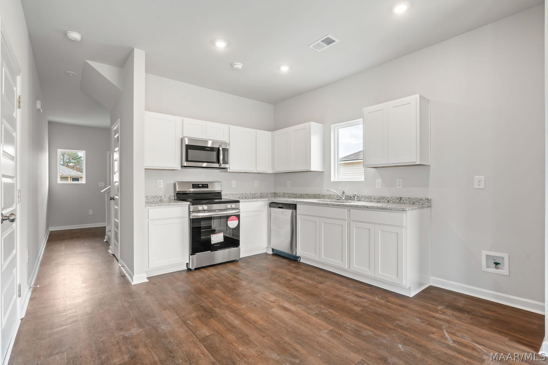 295 Jemison Trails Drive, Jemison, AL 35085 295 Jemison Trails Drive, Jemison, AL 35085
