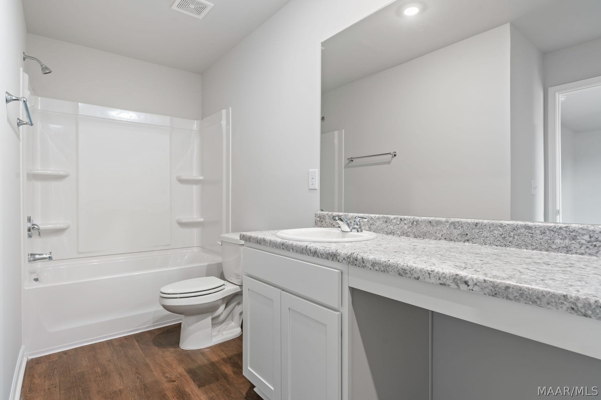 295 Jemison Trails Drive, Jemison, AL 35085 295 Jemison Trails Drive, Jemison, AL 35085