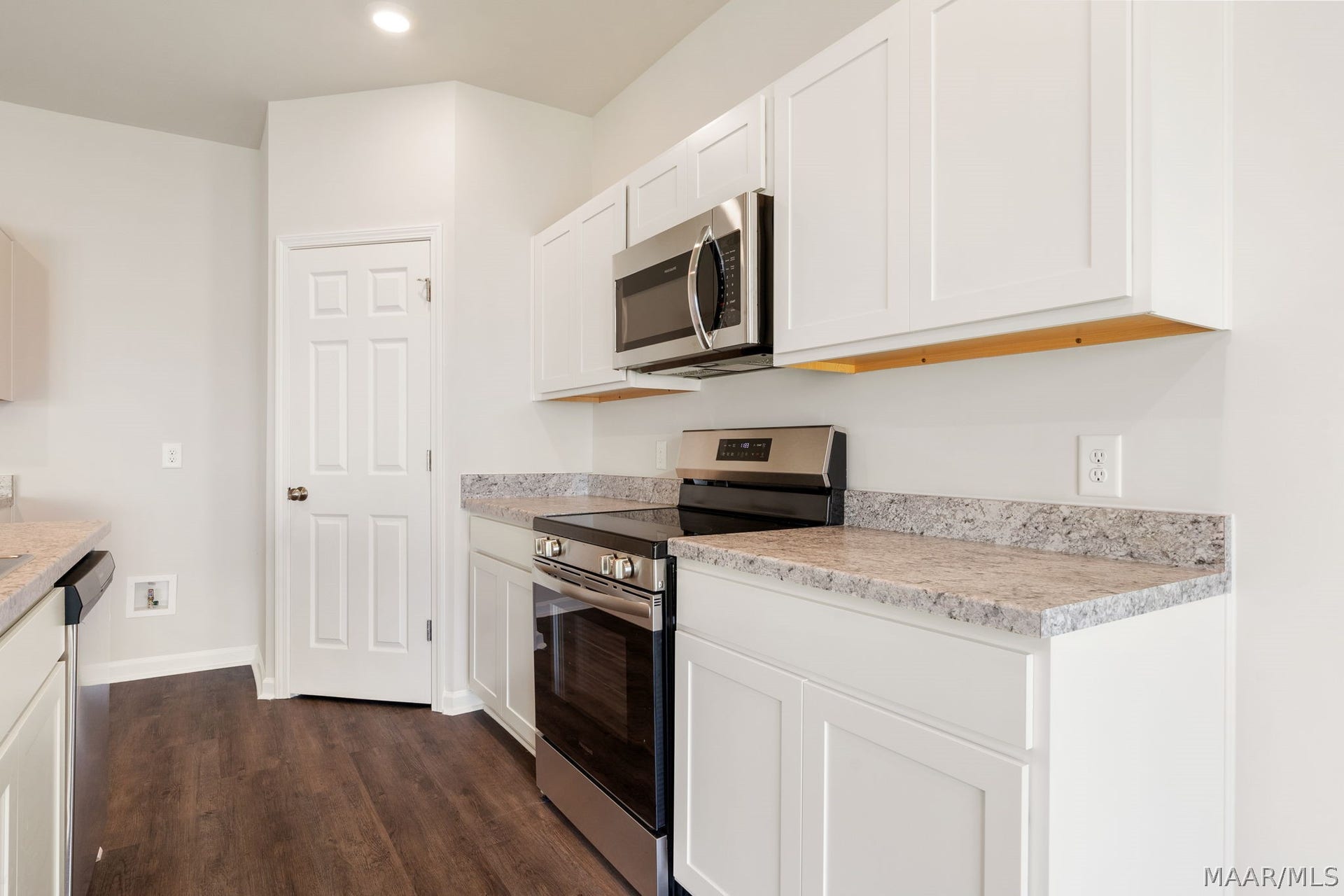 255 Jemison Trails Drive, Jemison, AL 35085 255 Jemison Trails Drive, Jemison, AL 35085