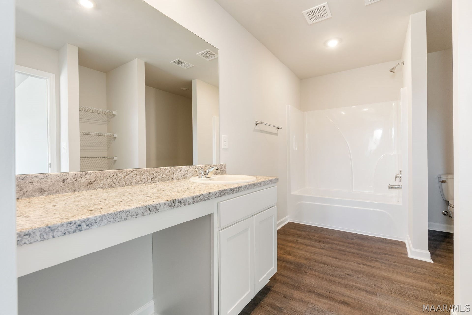 255 Jemison Trails Drive, Jemison, AL 35085 255 Jemison Trails Drive, Jemison, AL 35085