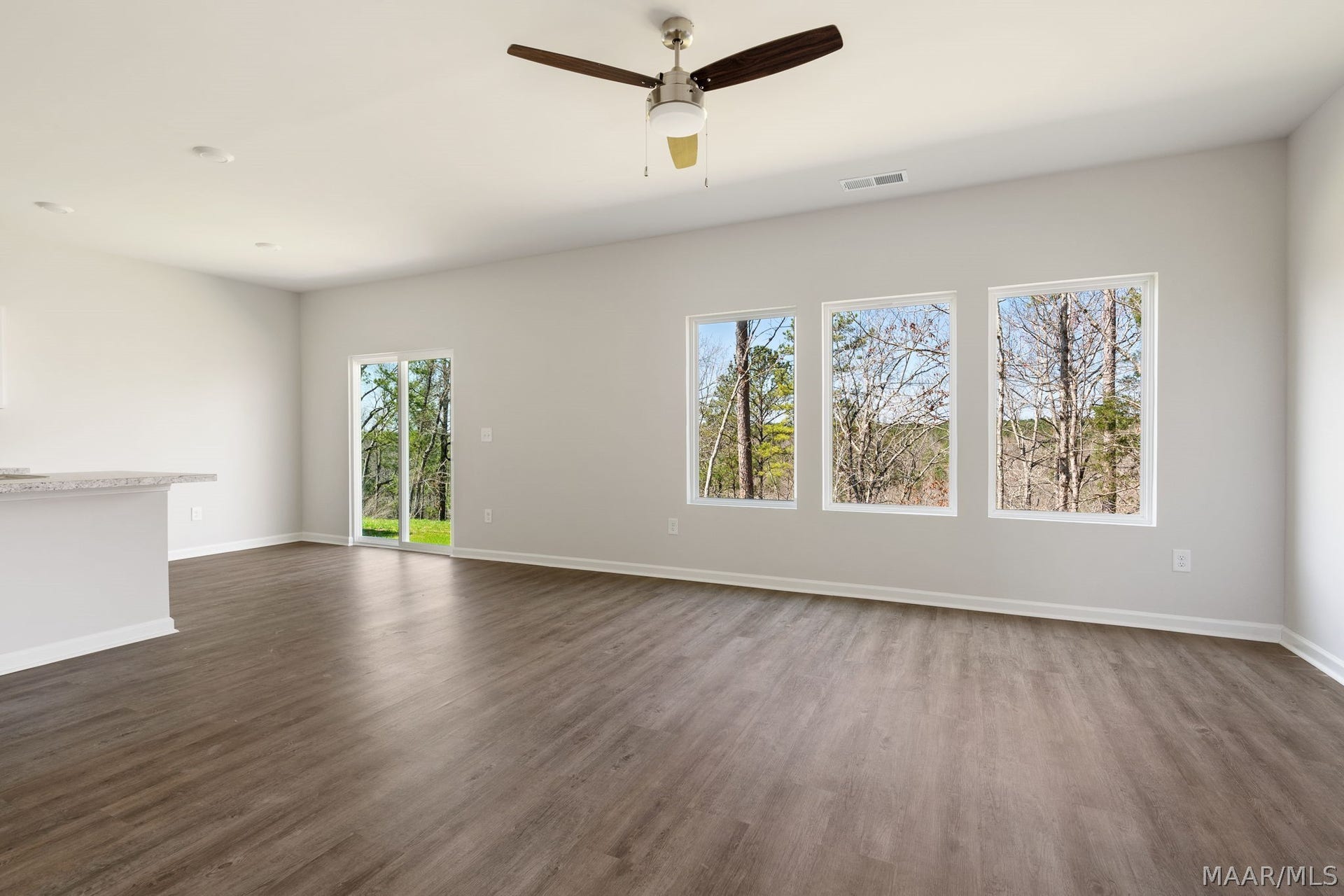 255 Jemison Trails Drive, Jemison, AL 35085 255 Jemison Trails Drive, Jemison, AL 35085