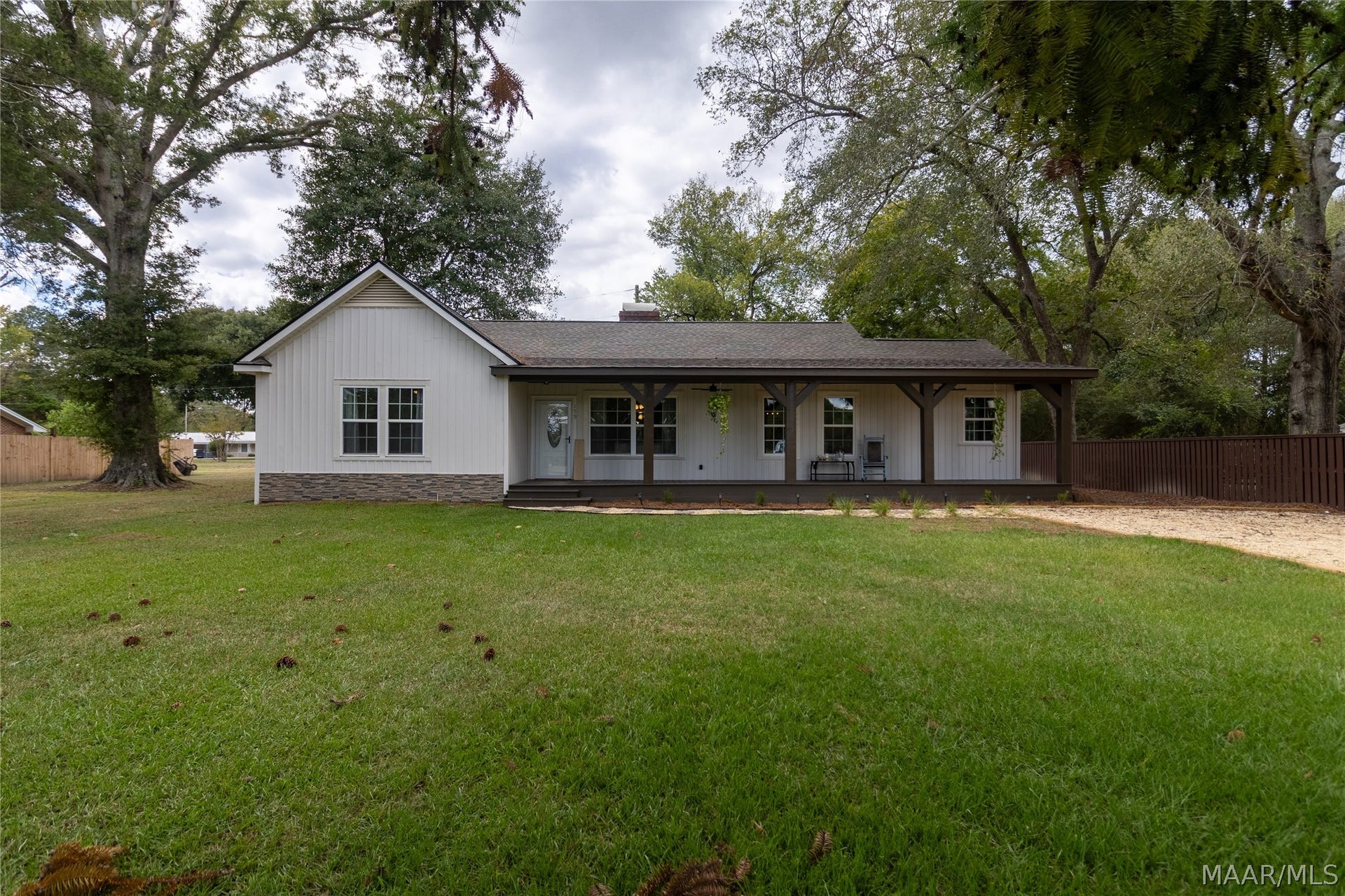 159 QUEEN ANNE Road, Wetumpka, AL 36092