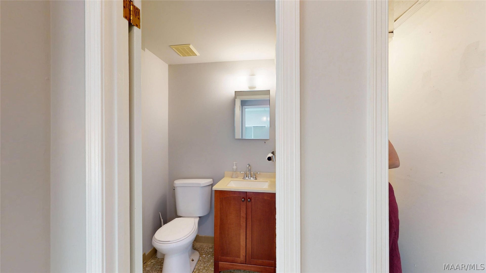 Suite D -Bathroom 1