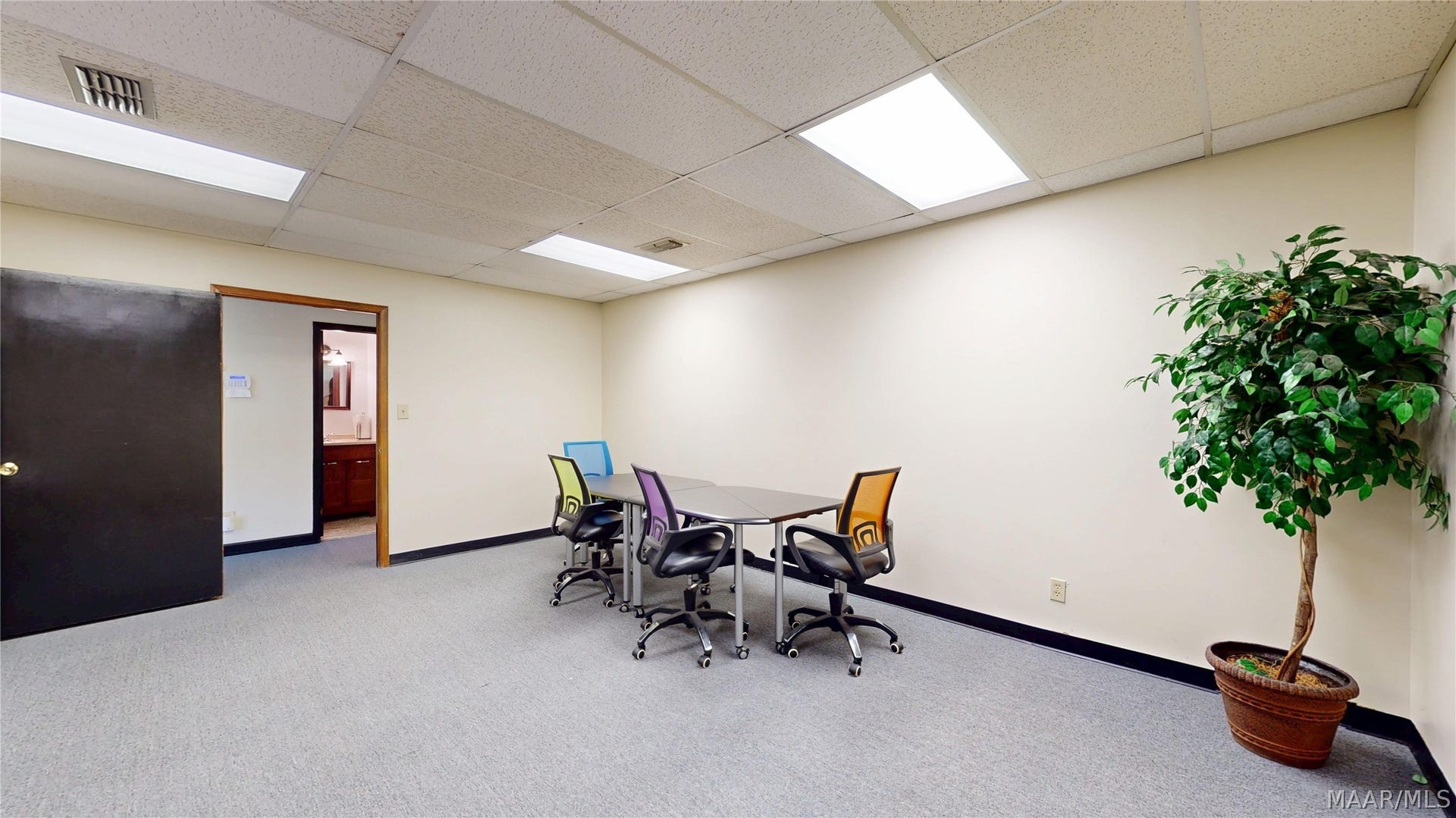 Suite B - Conference & Office 2