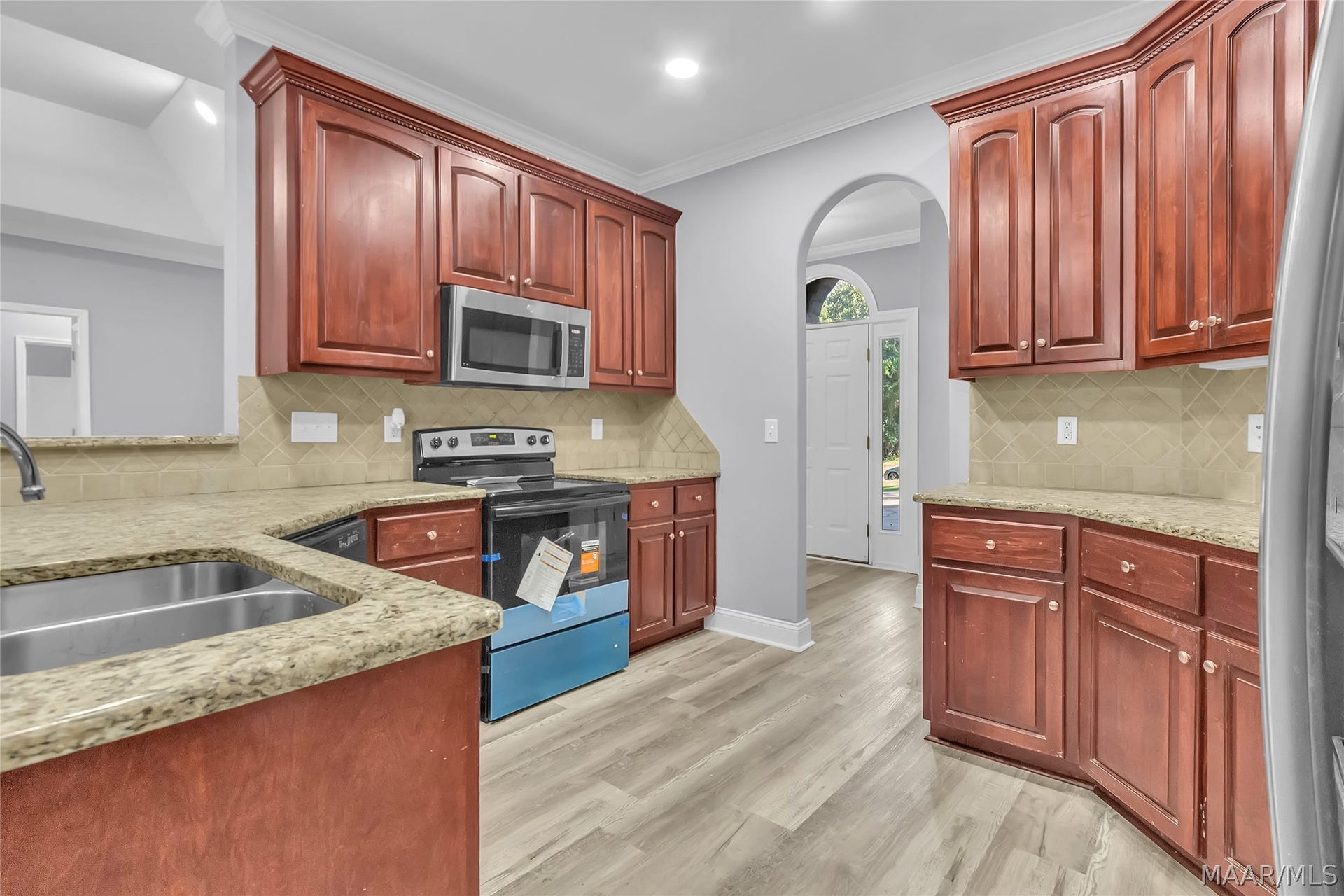137 HICKORY Lane, Wetumpka, AL 36093