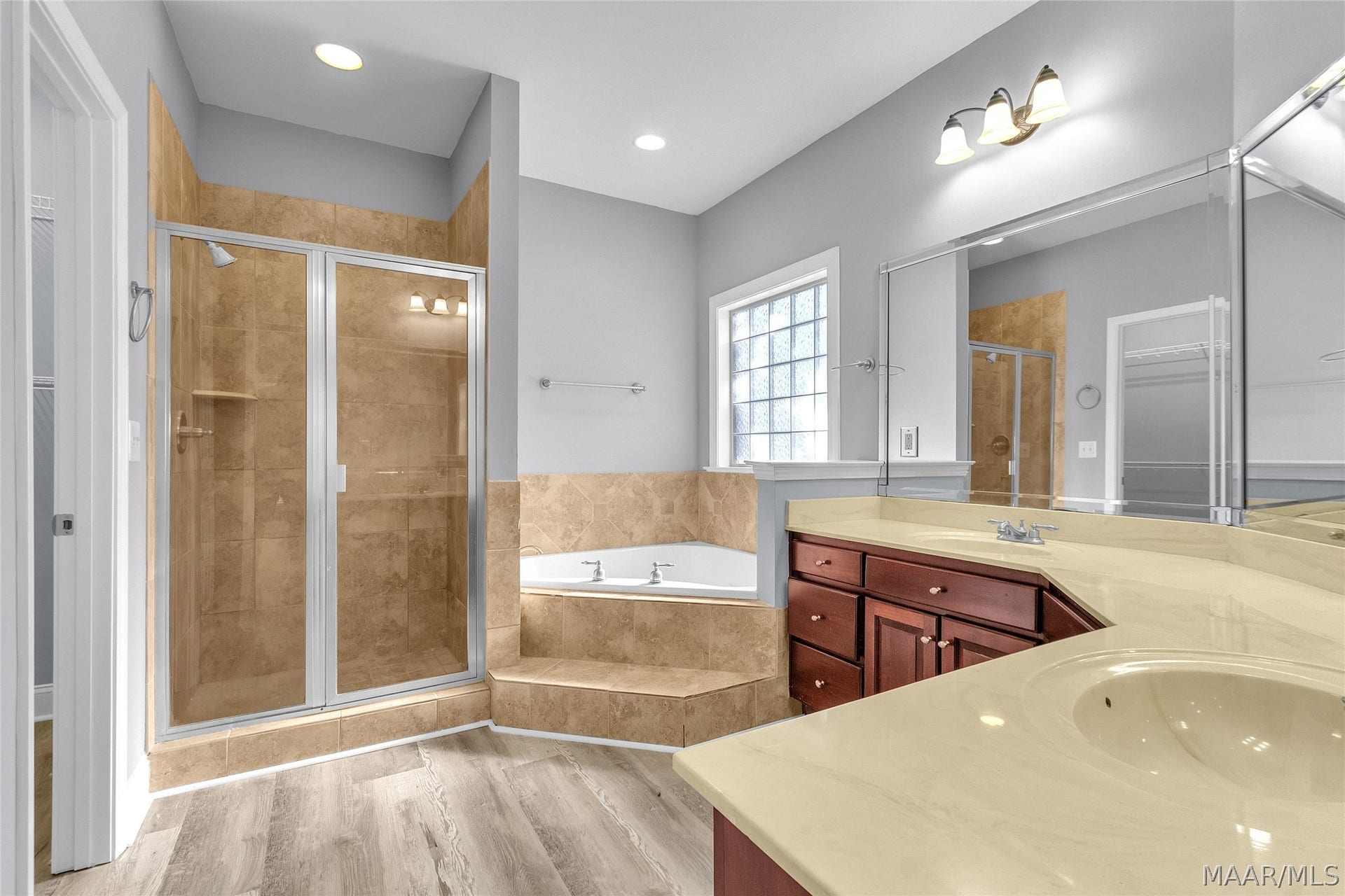 137 HICKORY Lane, Wetumpka, AL 36093