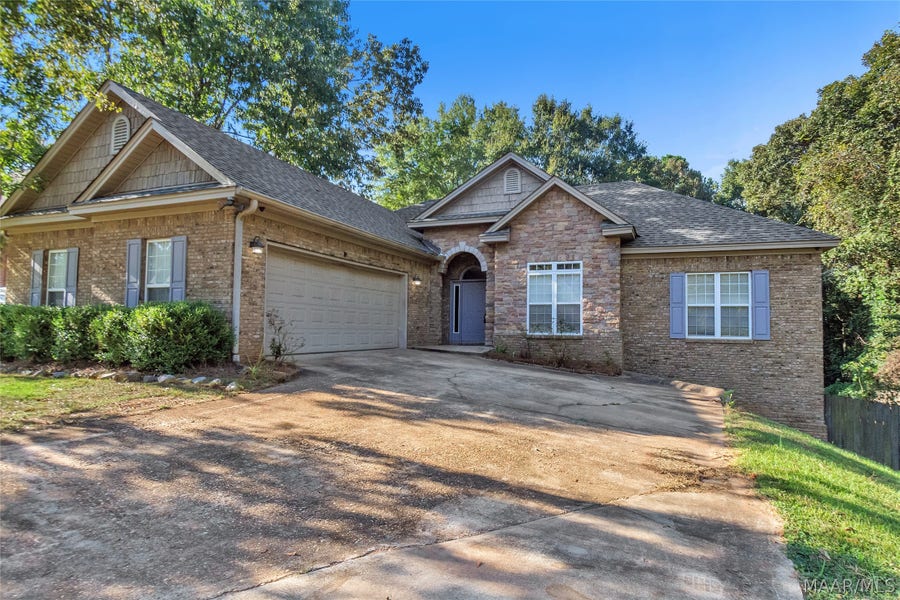 Property photo for 137 HICKORY Lane, Wetumpka, AL
