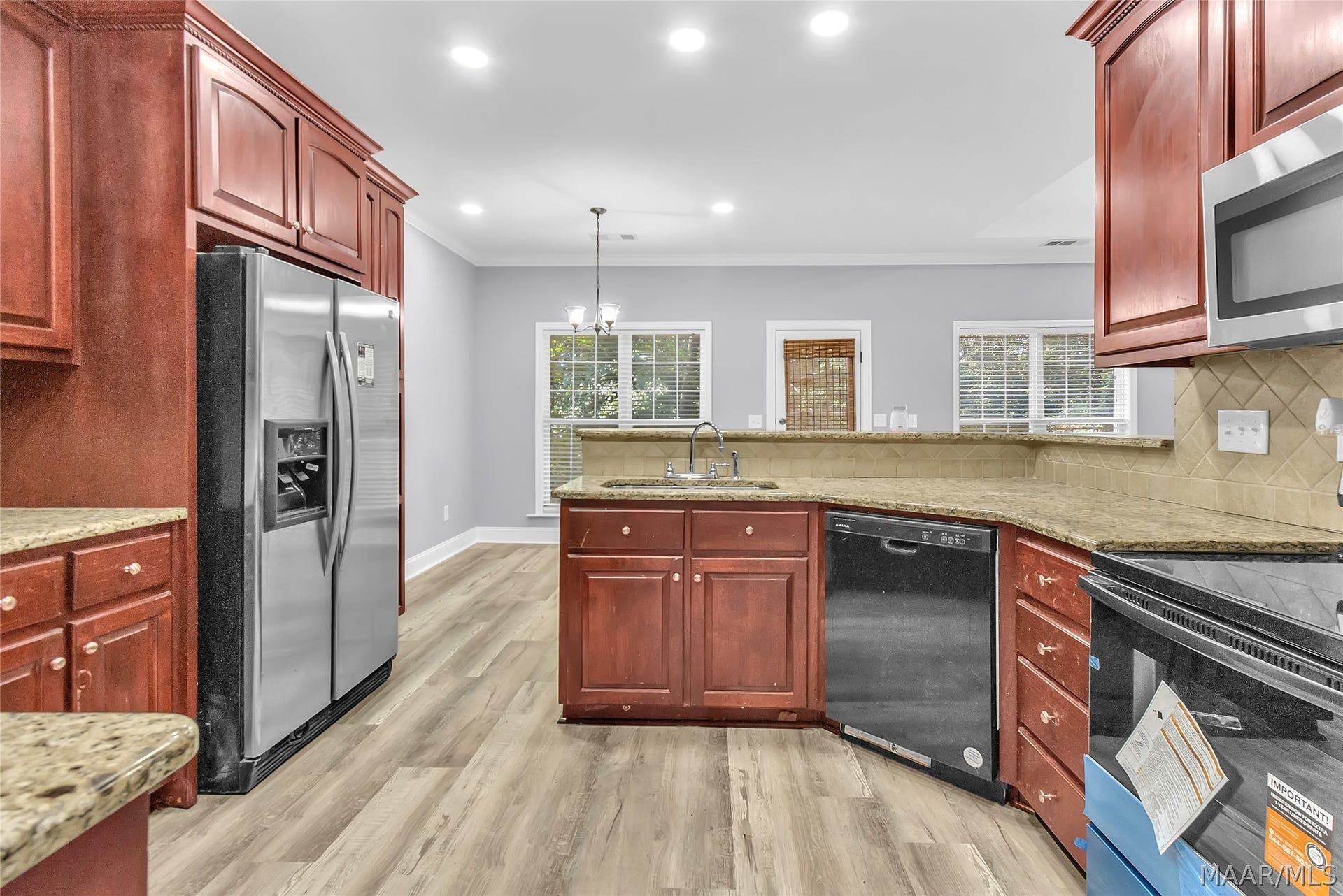 137 HICKORY Lane, Wetumpka, AL 36093