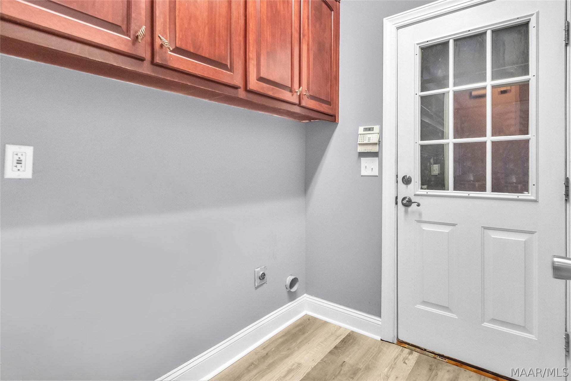 137 HICKORY Lane, Wetumpka, AL 36093