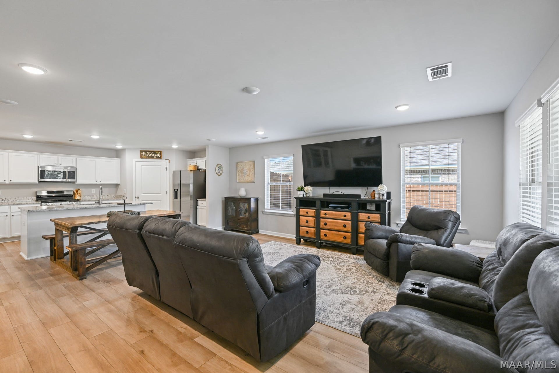 112 Kohn Drive, Millbrook, AL 36054 112 Kohn Drive, Millbrook, AL 36054