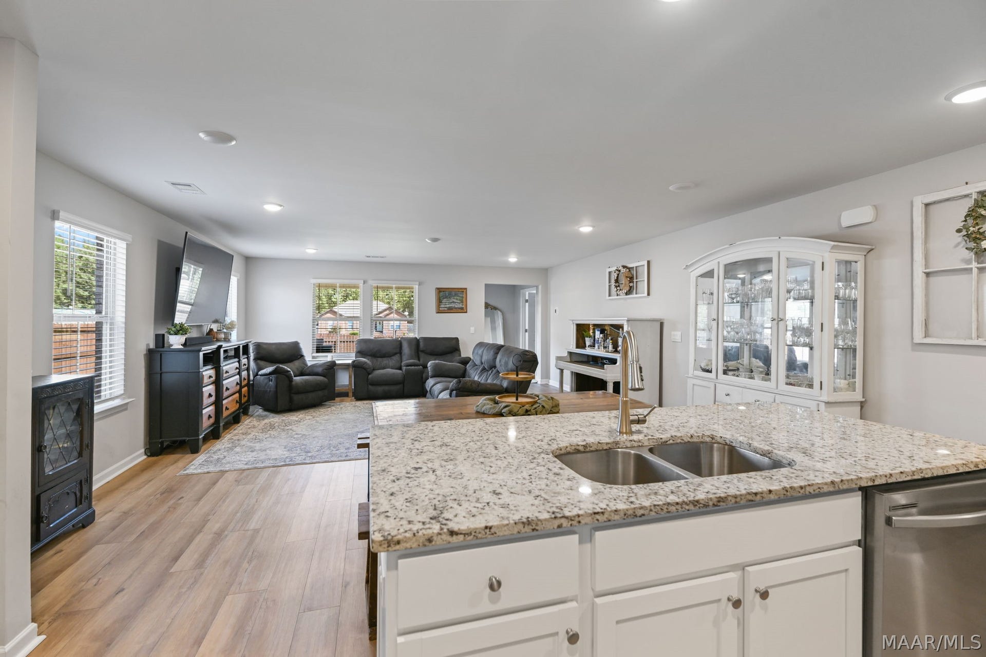 112 Kohn Drive, Millbrook, AL 36054 112 Kohn Drive, Millbrook, AL 36054