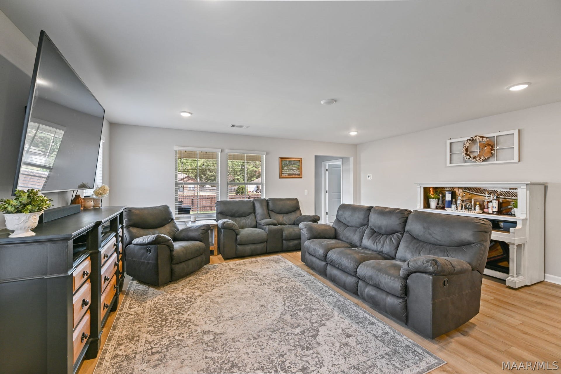 112 Kohn Drive, Millbrook, AL 36054 112 Kohn Drive, Millbrook, AL 36054