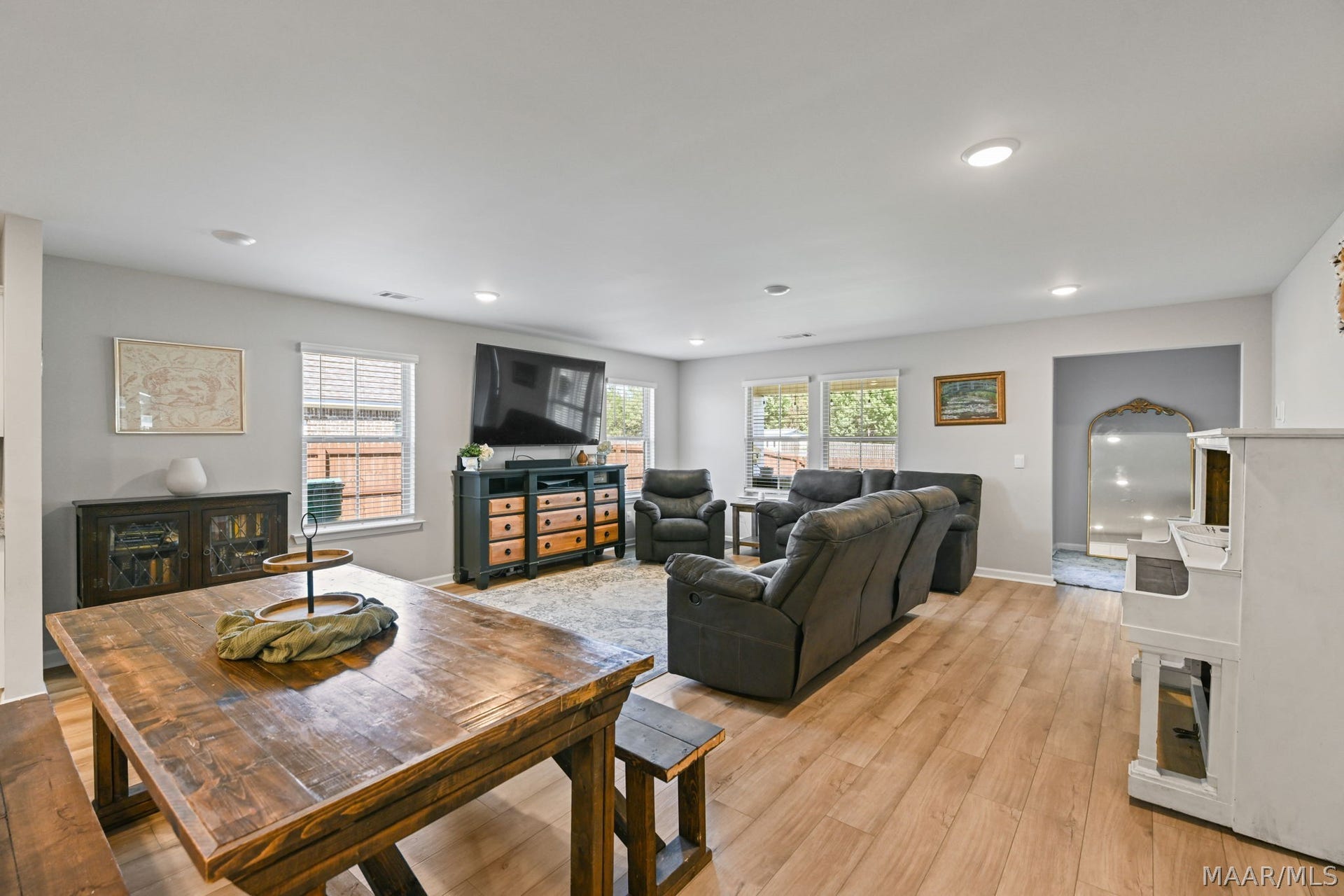 112 Kohn Drive, Millbrook, AL 36054 112 Kohn Drive, Millbrook, AL 36054