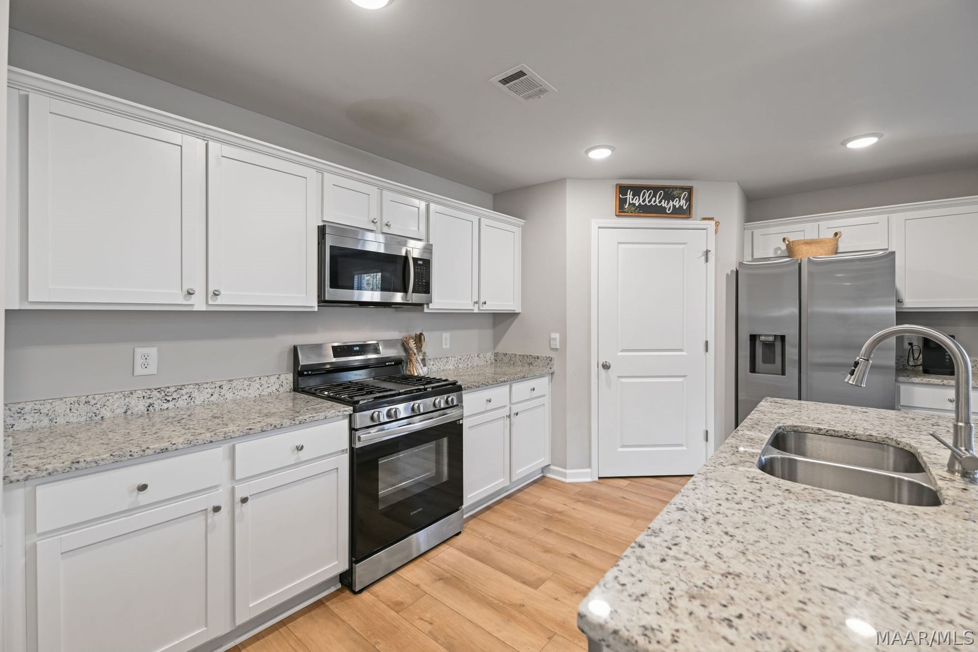 112 Kohn Drive, Millbrook, AL 36054 112 Kohn Drive, Millbrook, AL 36054