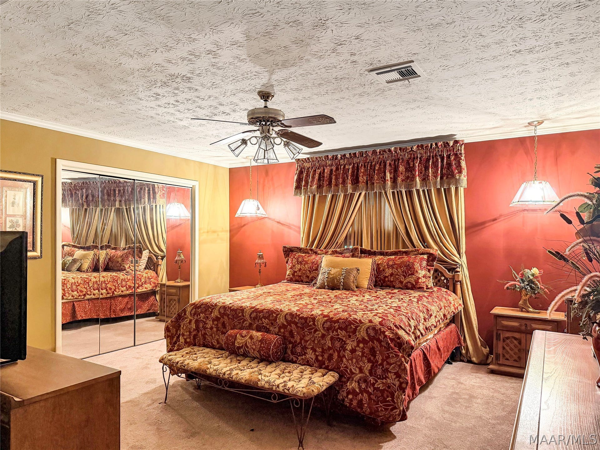 601 Camellia Drive, Tallassee, AL 36078 Main suite