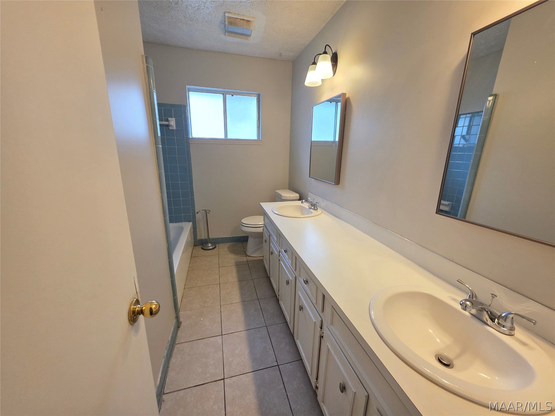 5652 CARRIAGE BROOK Road, Montgomery, AL 36116