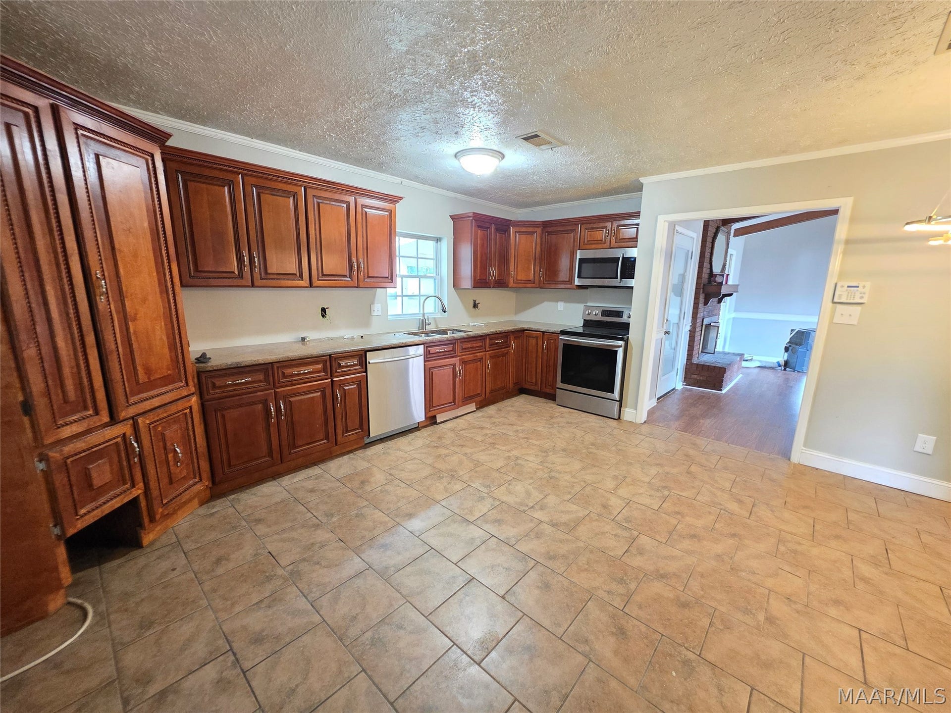 5652 CARRIAGE BROOK Road, Montgomery, AL 36116