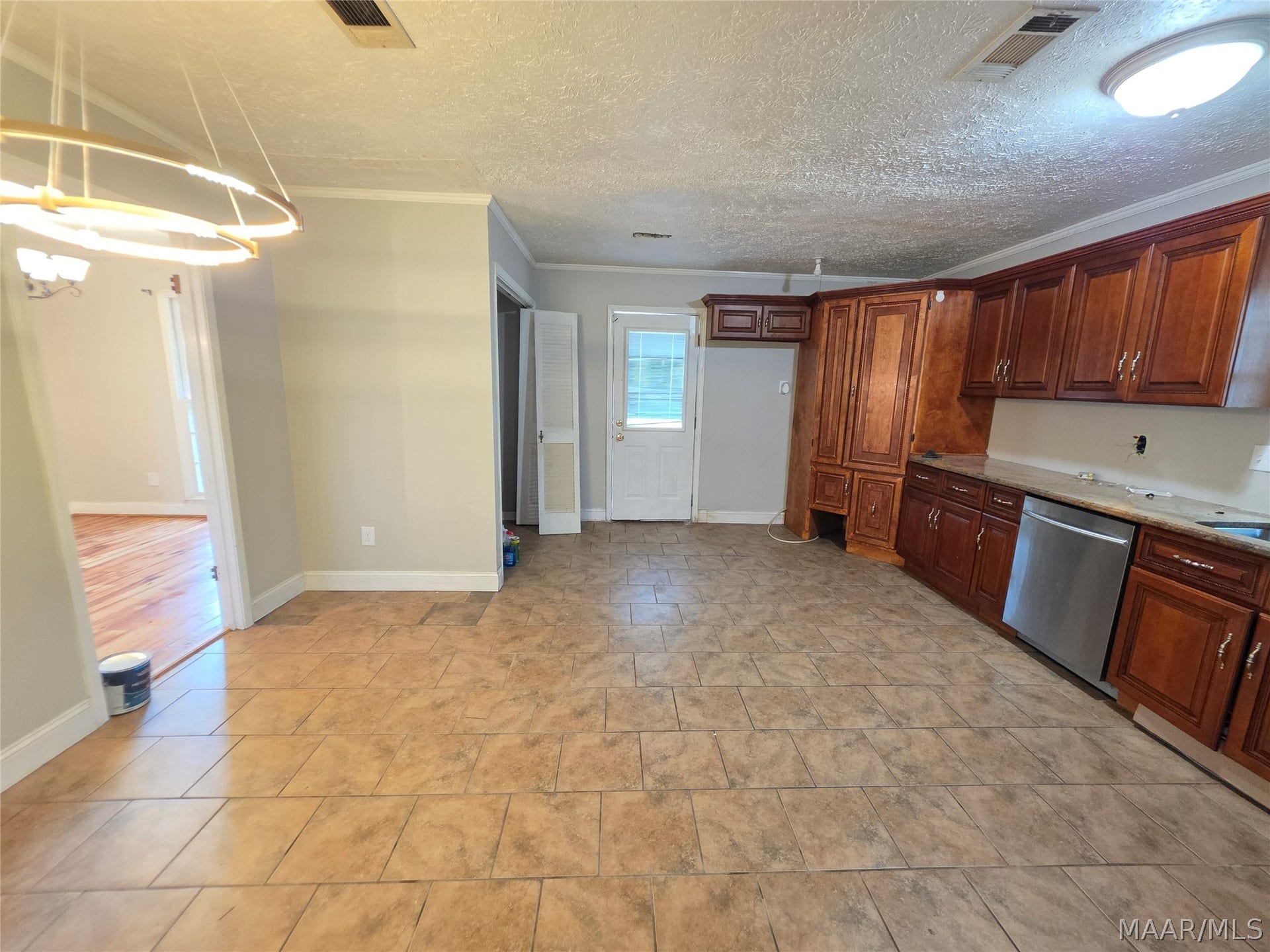 5652 CARRIAGE BROOK Road, Montgomery, AL 36116