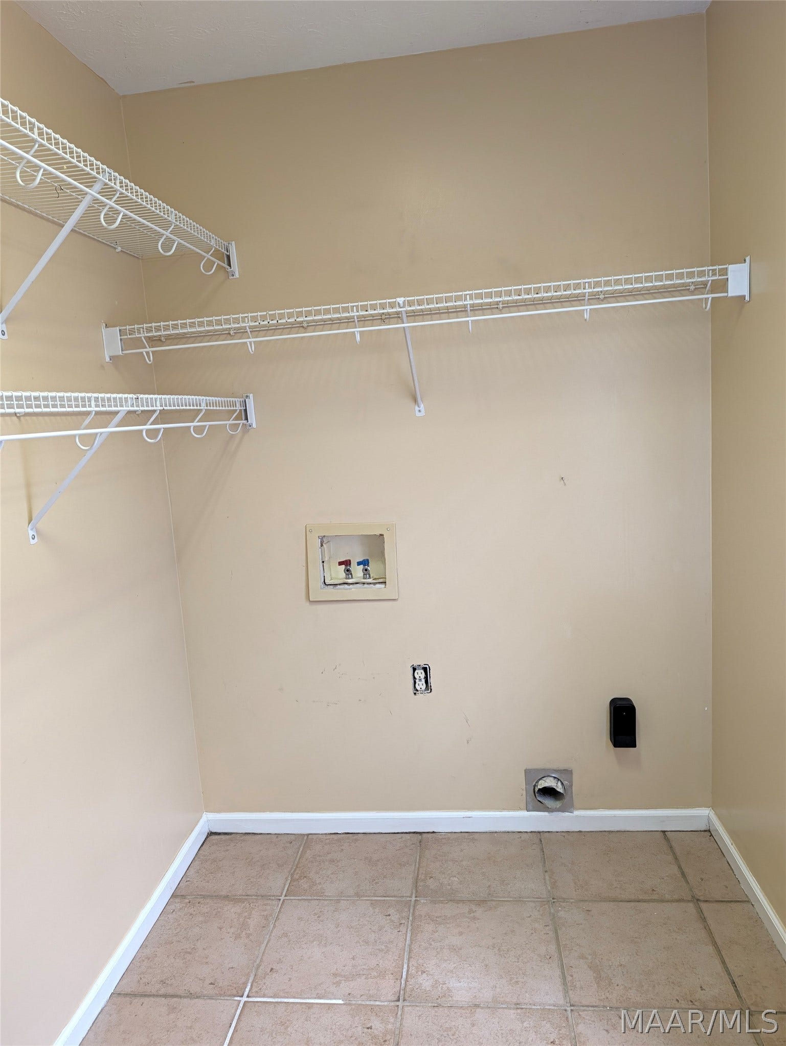52 Hidden Valley Road, Deatsville, AL 36022 Laundry Room
