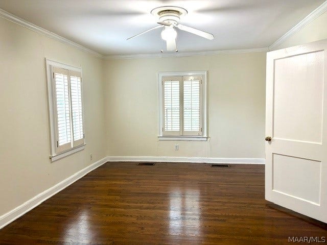 UPSTAIRS BEDROOM