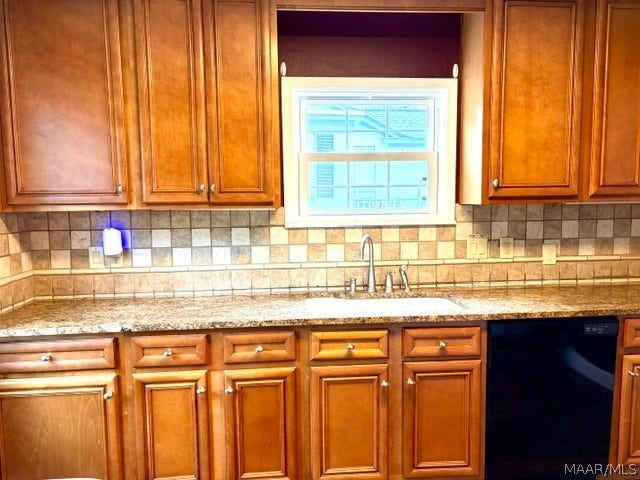 UPDATED KITCHEN. PLENTY OF CABINETS