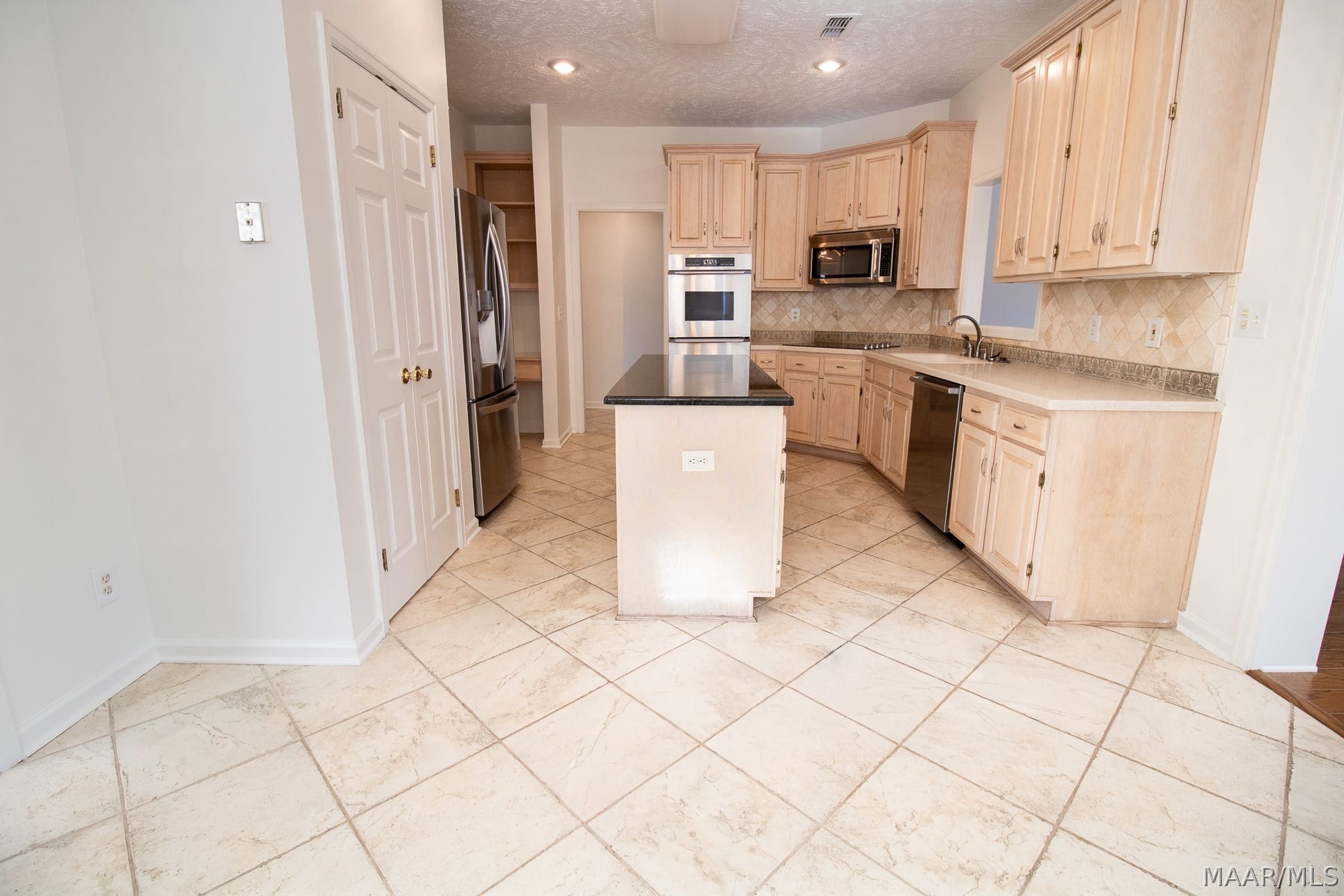 9009 Green Chase Drive, Montgomery, AL 36117 9009 Green Chase Drive, Montgomery, AL 36117