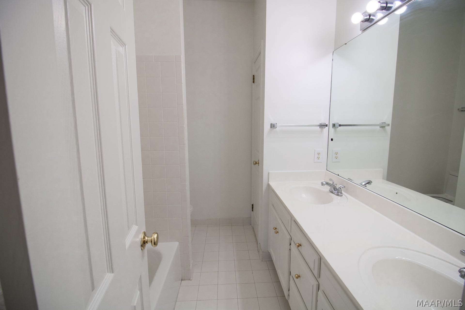 9009 Green Chase Drive, Montgomery, AL 36117 9009 Green Chase Drive, Montgomery, AL 36117
