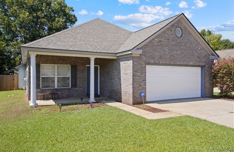 Property photo for 721 Briarcliff Place, Prattville, AL
