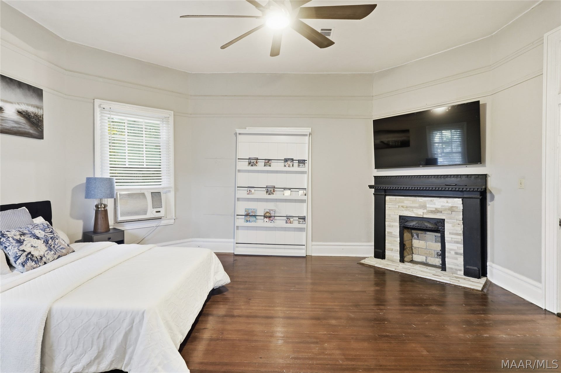 264 E Fairview Avenue, Montgomery, AL 36105 Decorative Fireplace #2