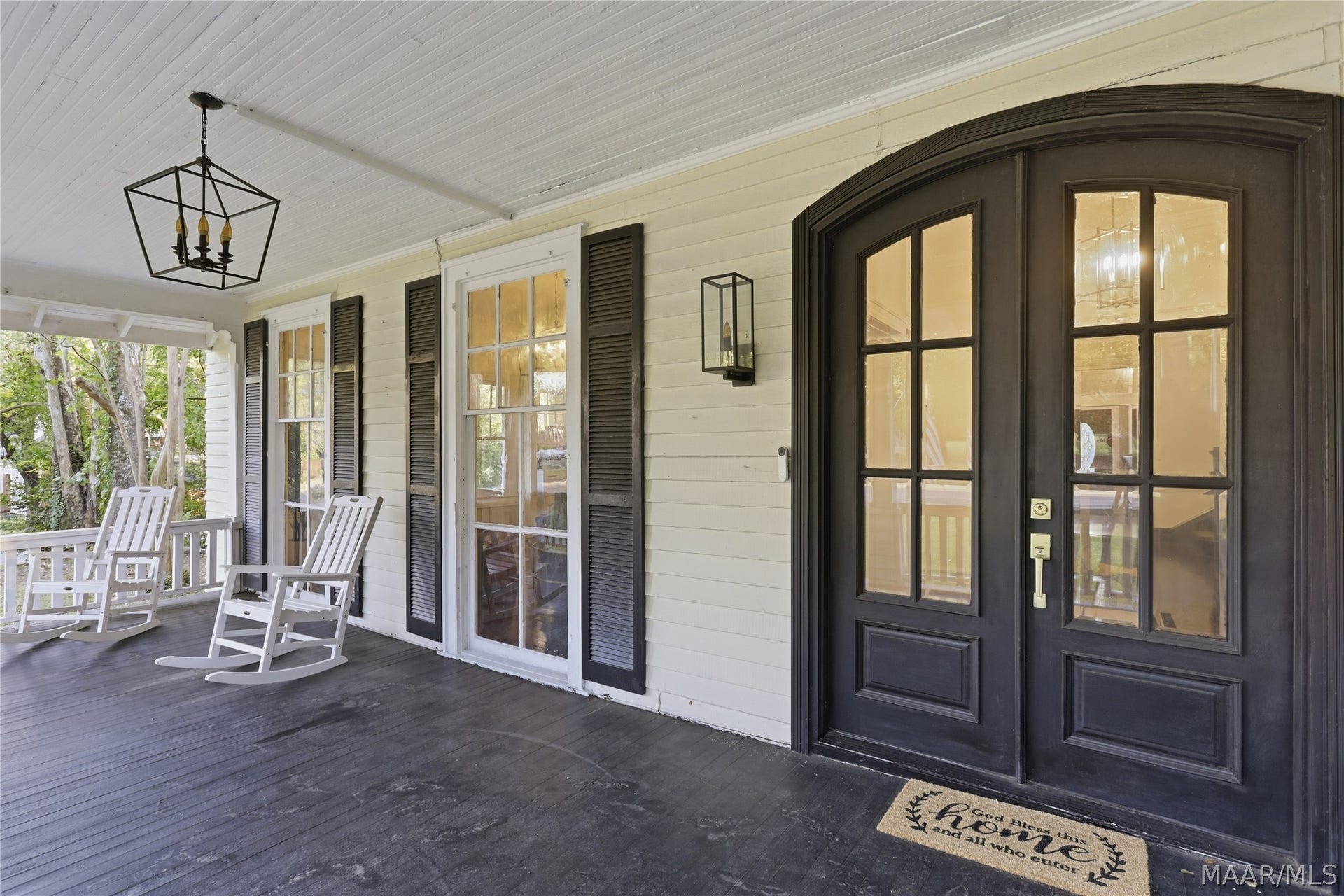 264 E Fairview Avenue, Montgomery, AL 36105 Relaxing Front Porch