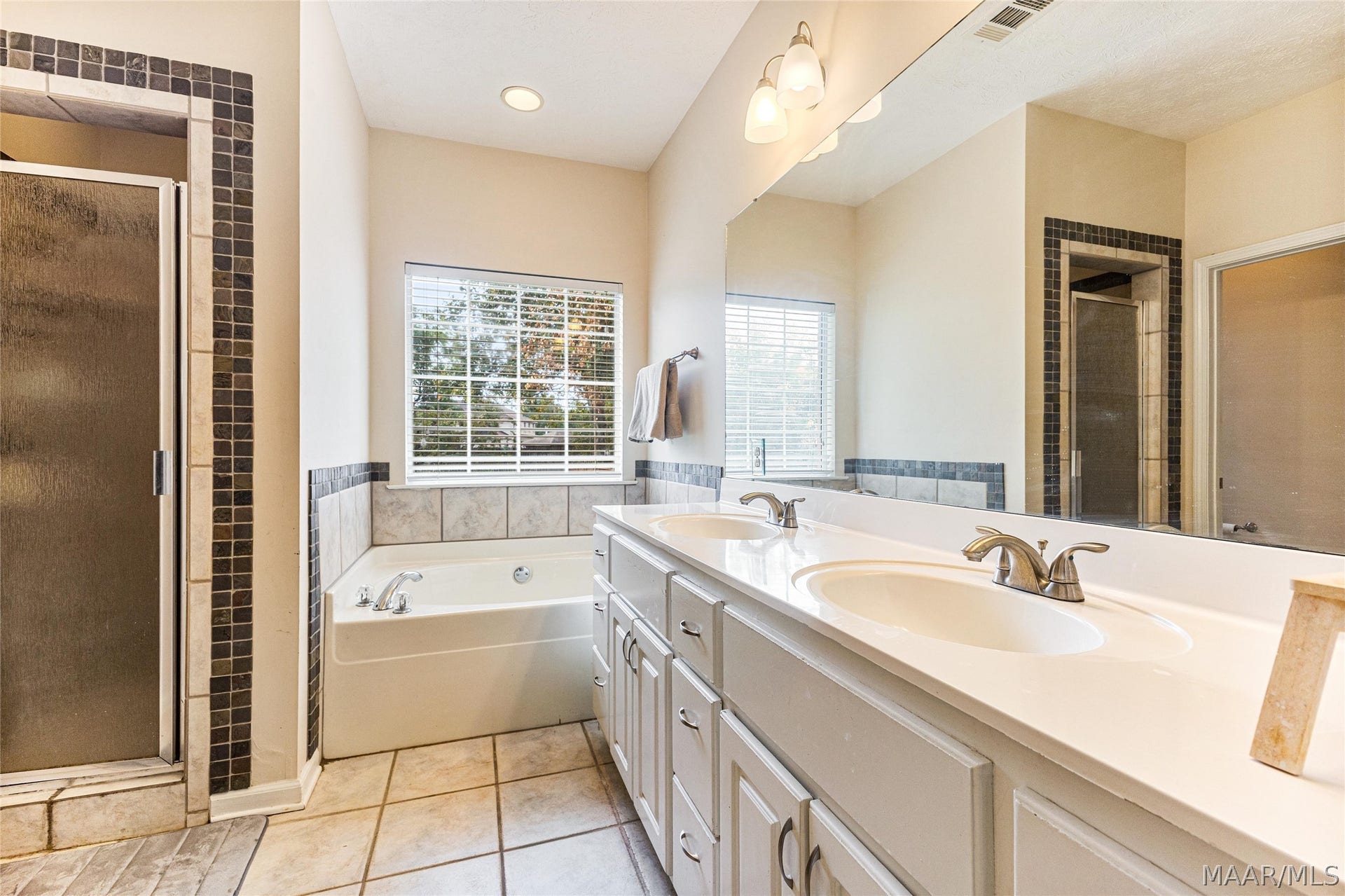 168 Poplar Grove Drive, Wetumpka, AL 36093 168 Poplar Grove Drive, Wetumpka, AL 36093