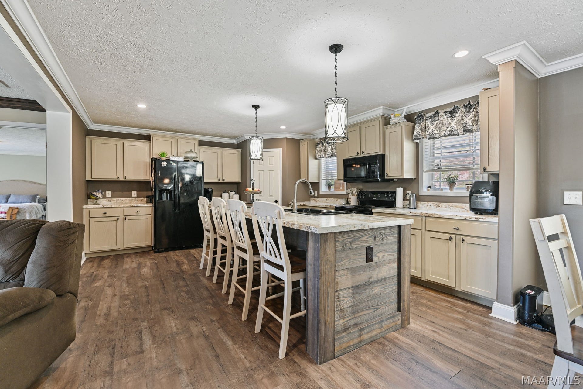 140 County Road 196, Clanton, AL 35046 140 County Road 196, Clanton, AL 35046