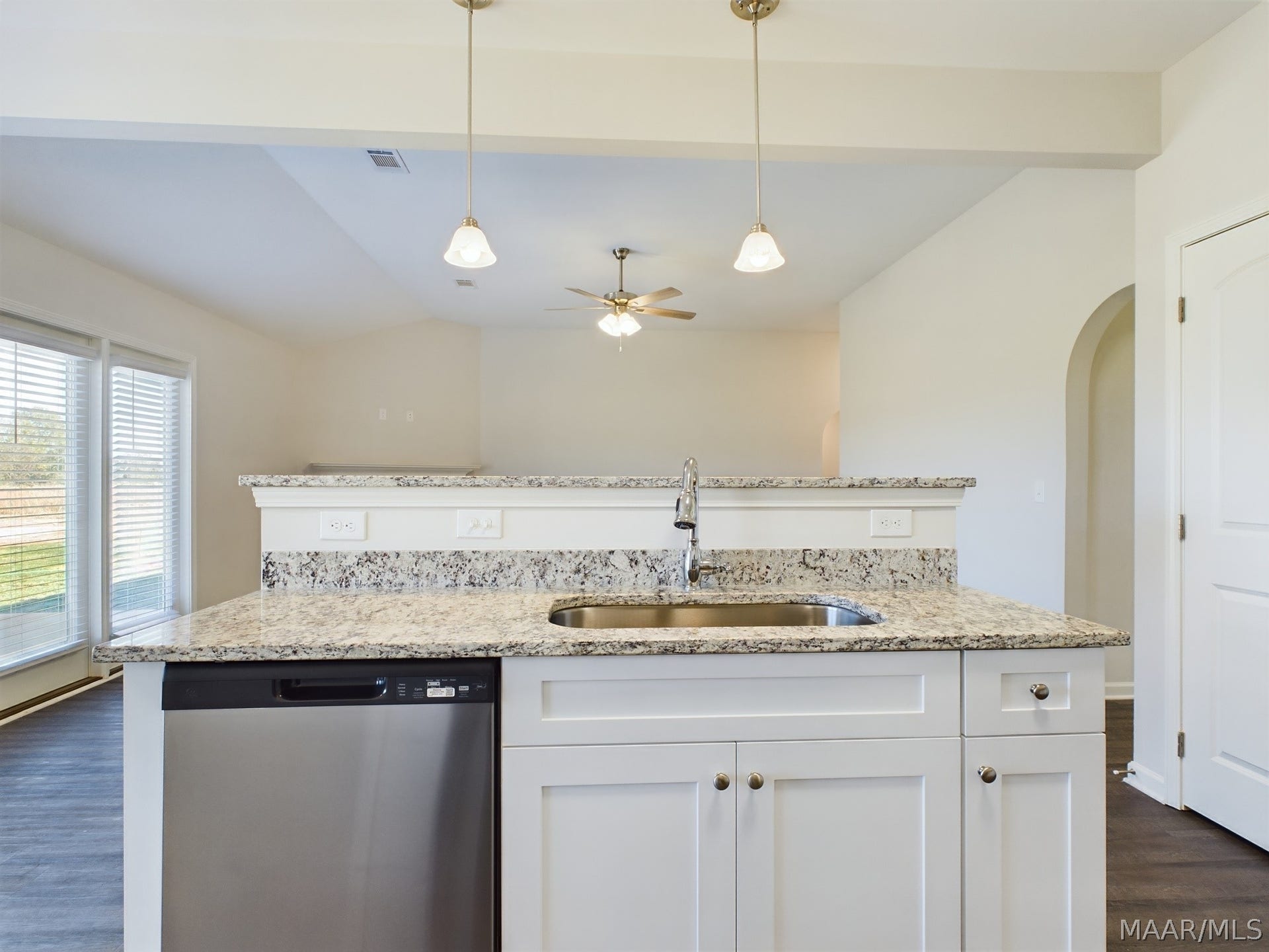 2433 Landing Loop, Deatsville, AL 36022 2433 Landing Loop, Deatsville, AL 36022