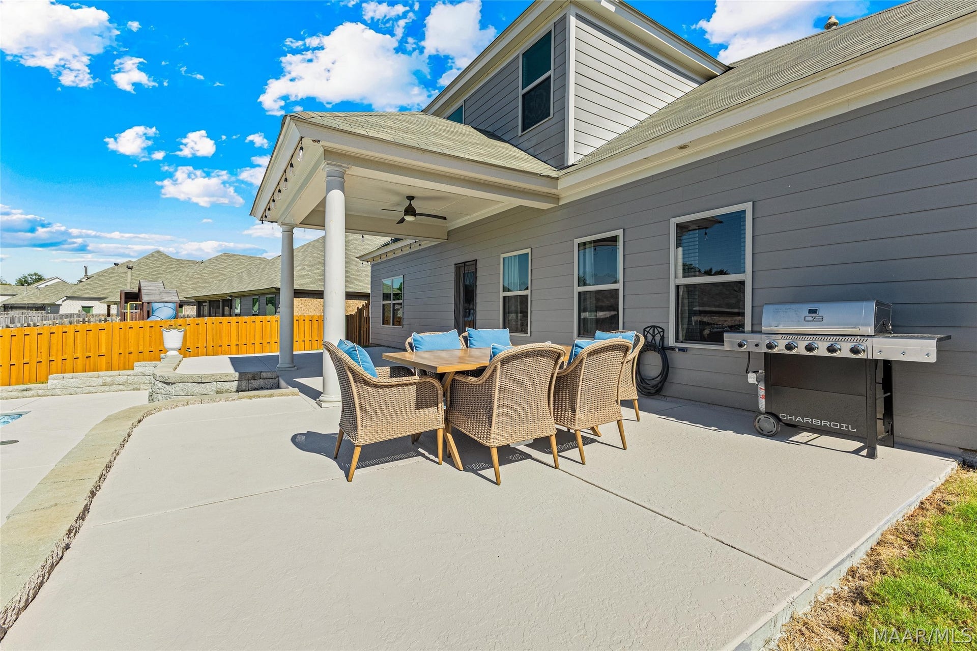 840 Hedgefield Way, Prattville, AL 36066 Covered and uncovered patio