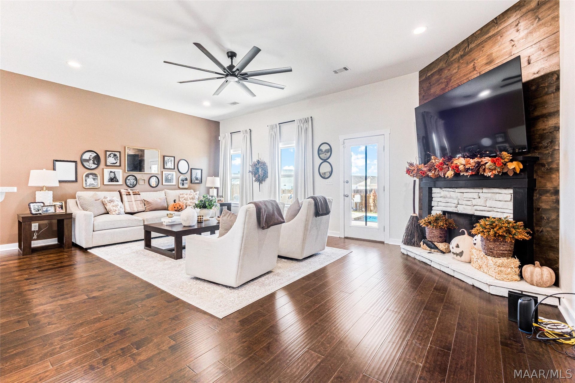 840 Hedgefield Way, Prattville, AL 36066 Large Den/ Family Room