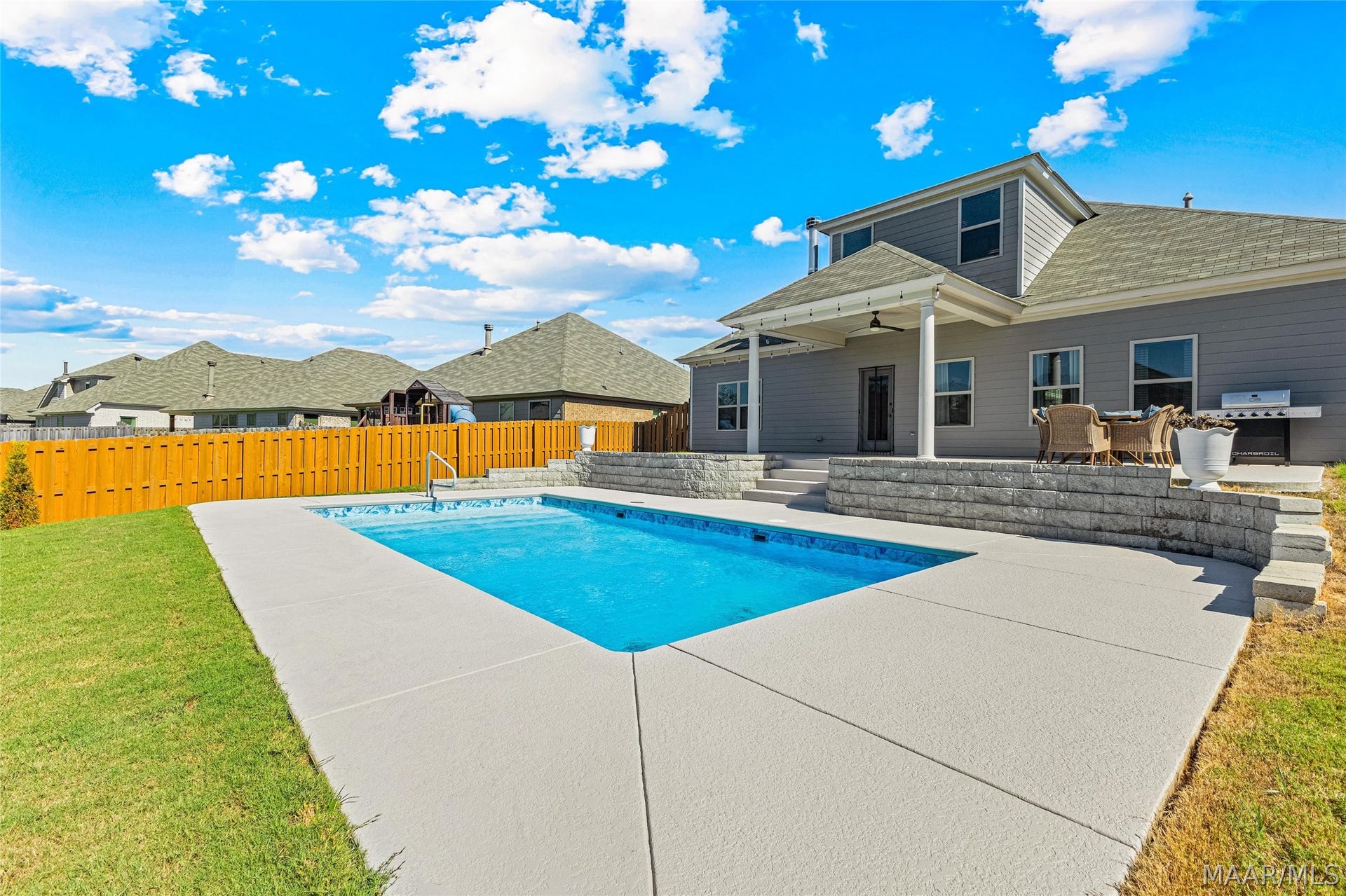 840 Hedgefield Way, Prattville, AL 36066 Goregous Pool