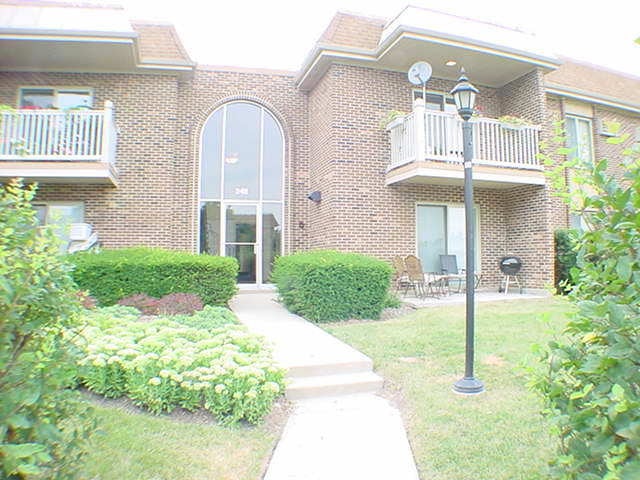 Property photo for 2407 N Kennicott Drive, #1C, Arlington Heights, IL