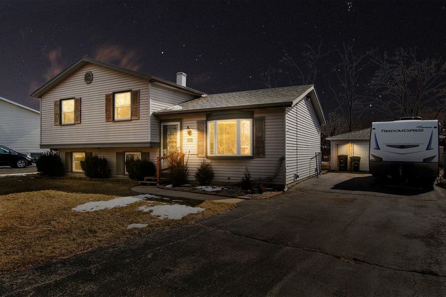 Property photo for 2301 Briar Lane, Lindenhurst, IL