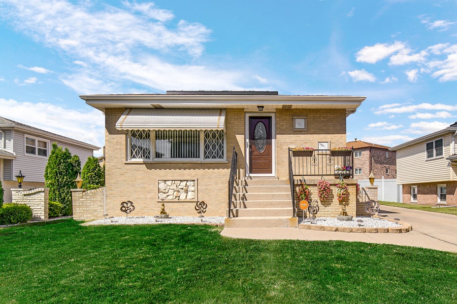 Property photo for 6112 MARSHALL Avenue, Chicago Ridge, IL