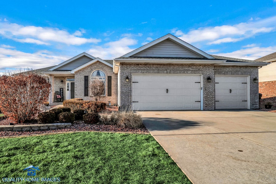 Property photo for 8636 Farmview Drive, Frankfort, IL
