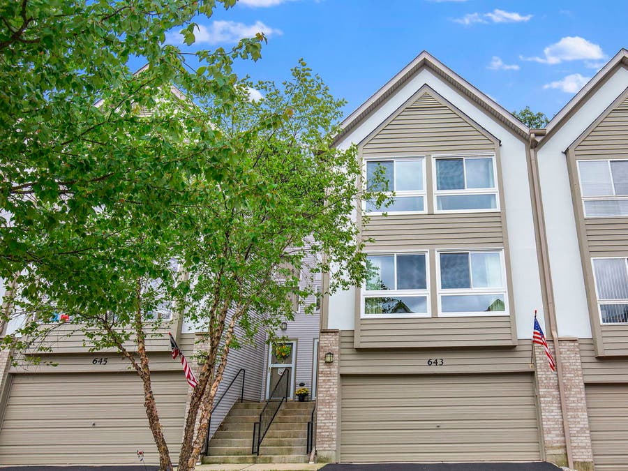 Property photo for 643 Diamond Pointe Drive, Mundelein, IL