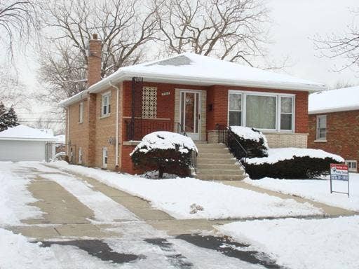 Property photo for 8912 S 55th Court, Oak Lawn, IL