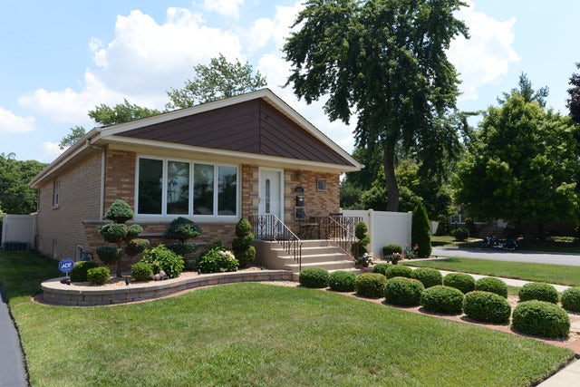 Property photo for 9541 Massasoit Avenue, Oak Lawn, IL