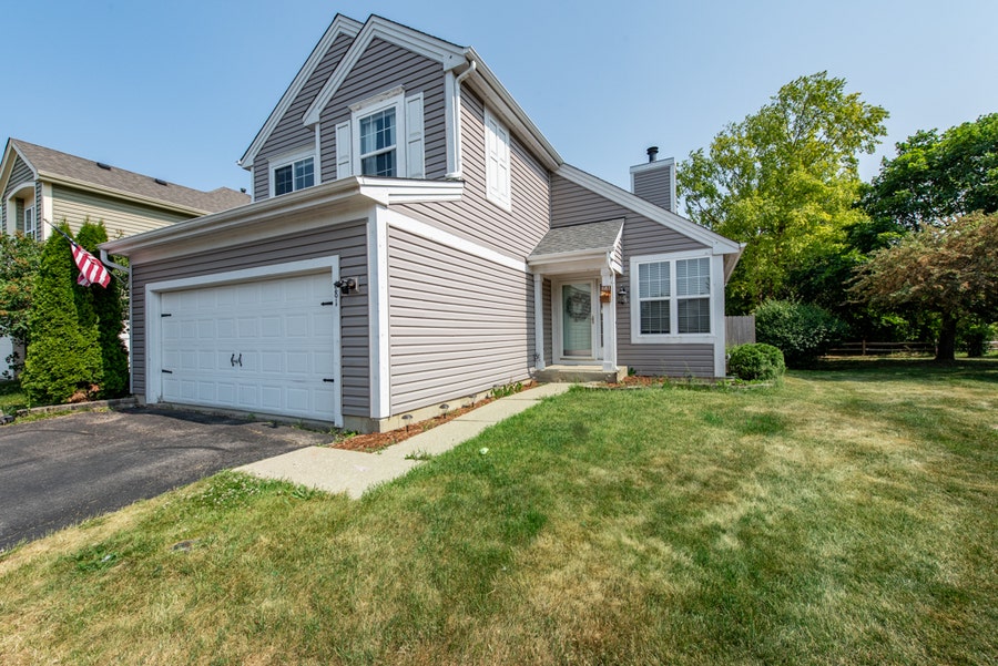 Property photo for 681 E Peachtree Lane, Round Lake Beach, IL