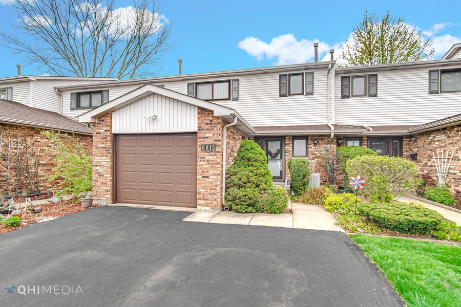 Property photo for 6815 Brementowne Drive, Tinley Park, IL