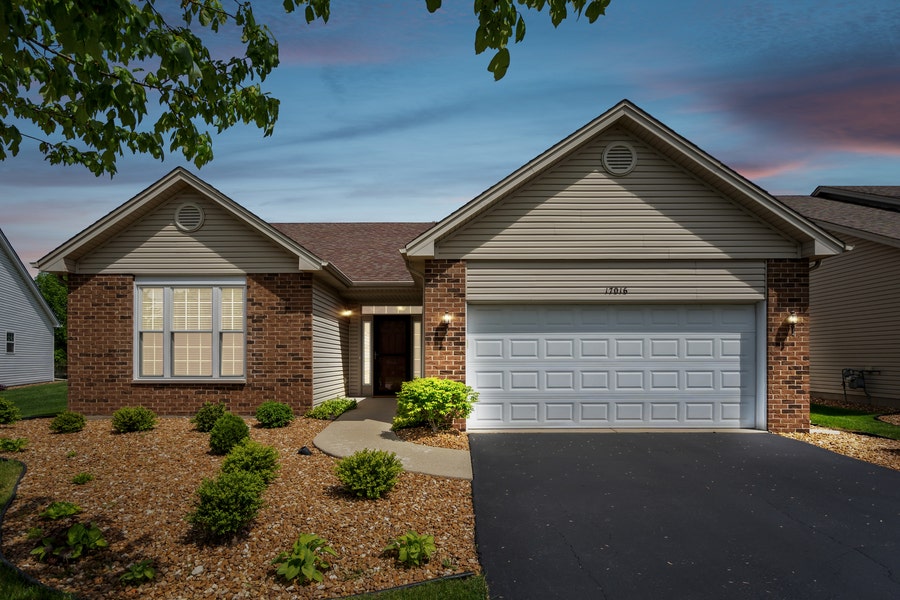 Property photo for 17016 Melville Court, Lockport, IL