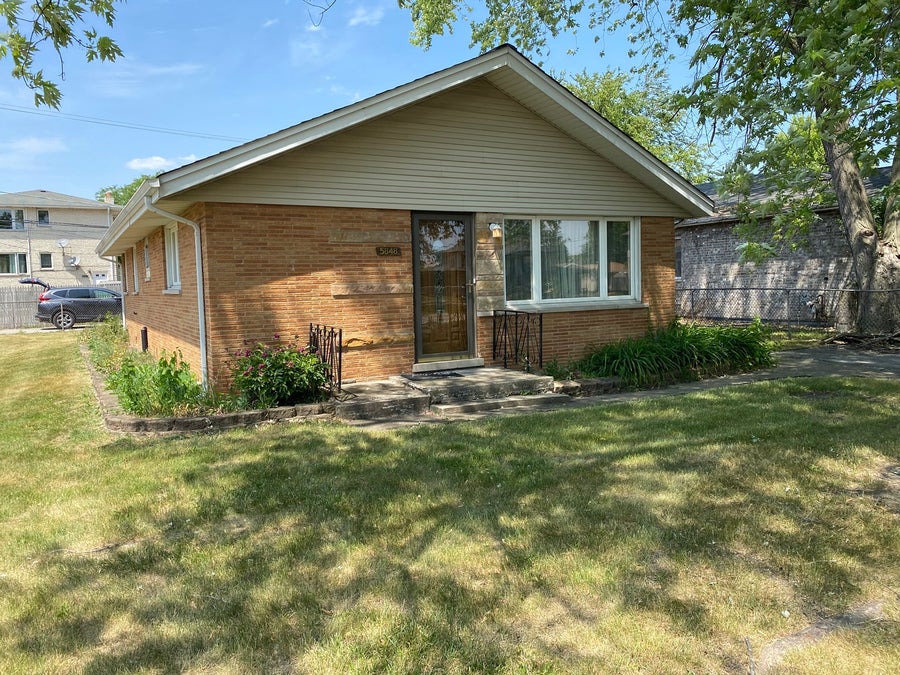 Property photo for 5848 W 87th Place, Oak Lawn, IL